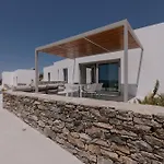 Melora Paros *